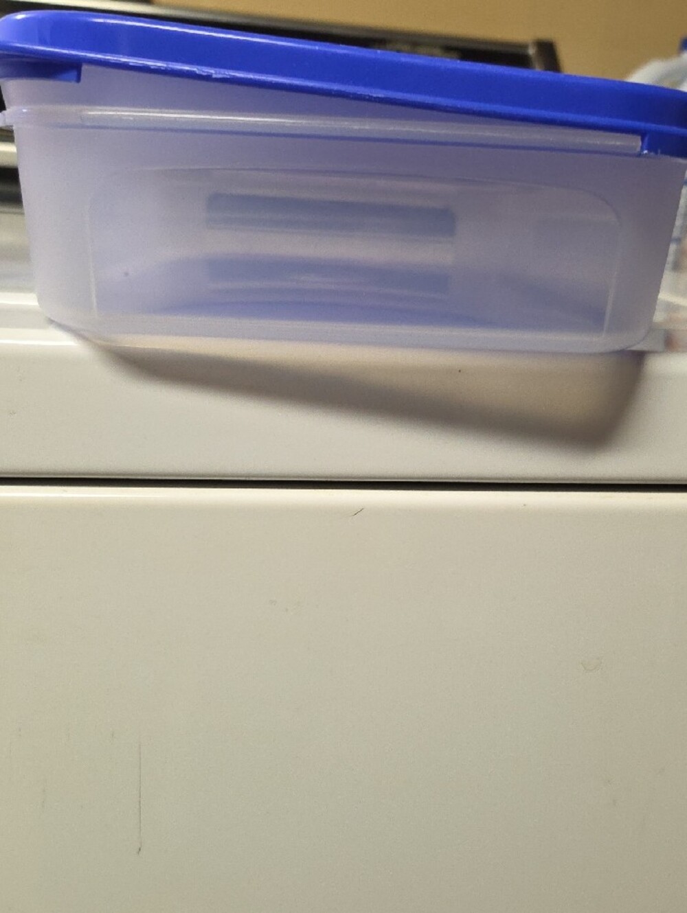 Tupperware Blue Rectangular Food Storage Lid - Picture 4 of 4